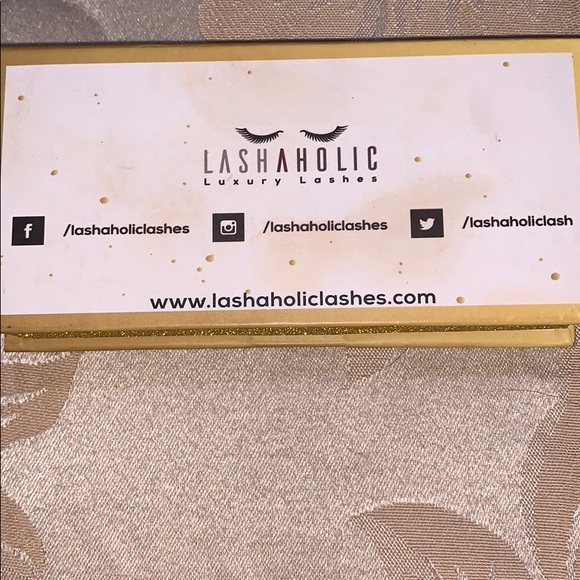 Lashes - Picture 3 of 3